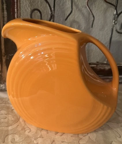 Fiestaware Fiesta Tangerine Orange Homer Laughlin 64 OZ Disc Pitcher