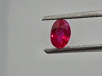 0.35 ct  NATURAL HEATED BURMA RUBY 3.2 X 4.5 X 2.7 MM Loose Gemstone.