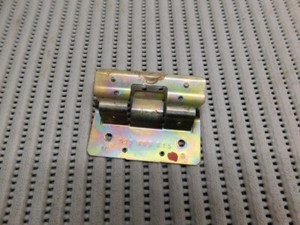 Original VW T4 Halteklammer Heckklappenverkleidung - 705868615 -