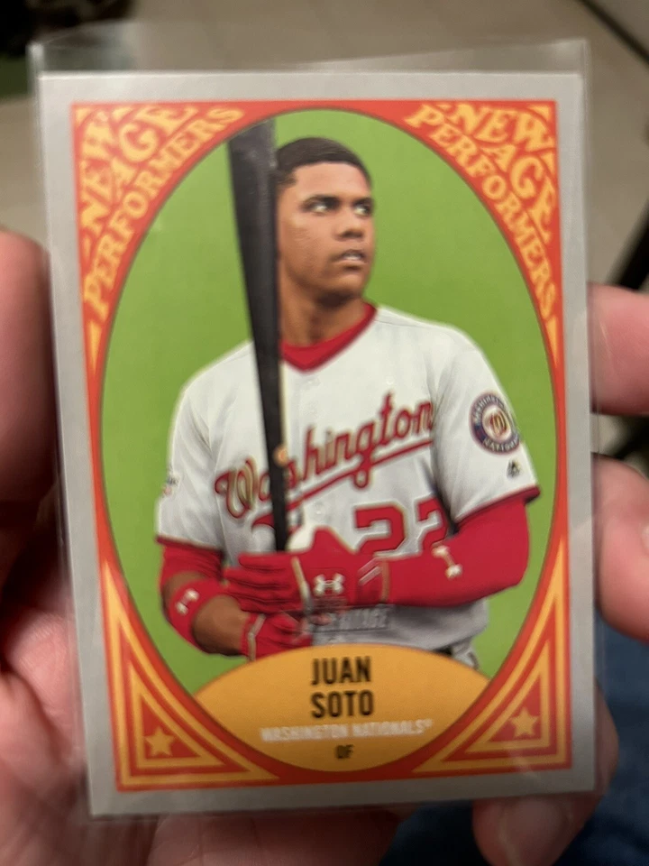 2019 Topps Heritage New Age Performers #NAP15 Juan Soto Nationals - Image 2 of 4