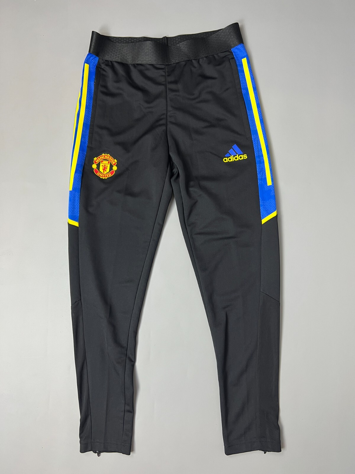 MANCHESTER UNITED TRAINING PANTS FOOTBALL SOCCER ADIDAS 2021 GS2417