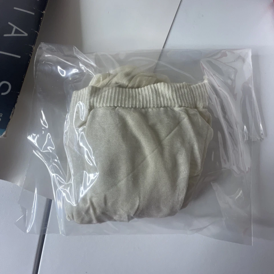 Par de Pantimedias Givenchy Gleamers Superbe Brillante Marrón Nogal Estilo 536 Talla B Foto 4 de 4