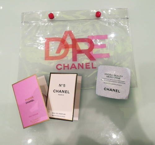 POCHETTE CHANEL TRASPARENTE IN PLASTICA CON PICCOLI OMAGGI... INTROVABILE... - Foto 2 di 5