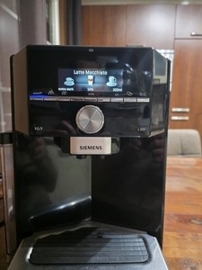Siemens EQ.9 S300 Kaffeevollautomat, Schwarz/Edelstahl
