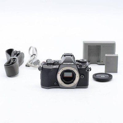 Shutter Counts 962 OLYMPUS OM-D E-M5 Mark II Limited Edition Kit Titanium Color