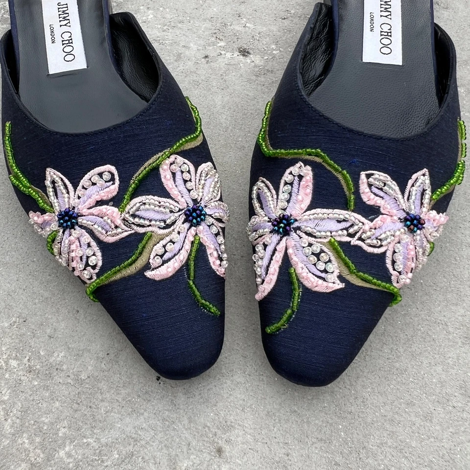 Jimmy Choo | Puntera puntiaguda con cuentas detalle floral azul delicado denim planos (37) Foto 2 de 4