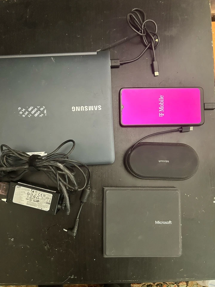 Samsung 900X3G 13 8GB 119GB Azul 2013 + Samsung A12 T Móvil Microsoft Gear Foto 2 de 4