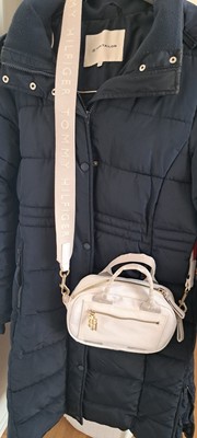 Tom Taylor Winterjacke mit Tommy Hilfiger Tasche