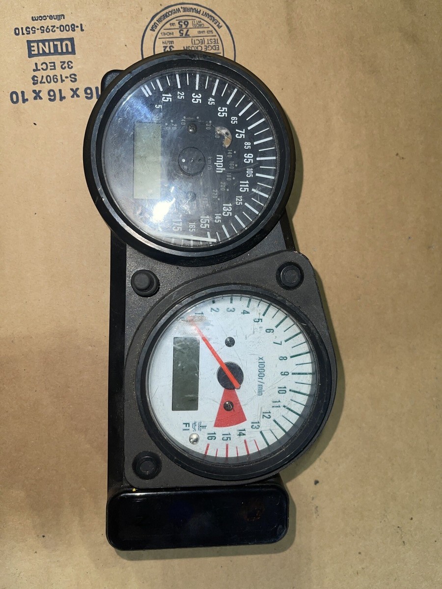 SUZUKI　GS、GSX系　メーター 97 98 99 00 Suzuki GSXR 600 GSX-R 600 Gauges Speedometer