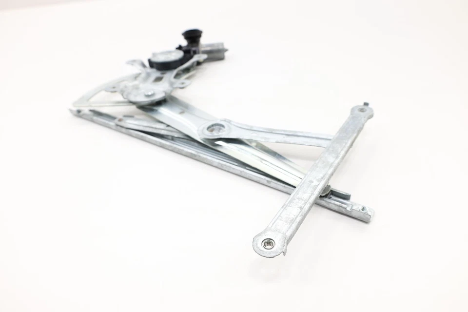 2016- 2023 TOYOTA TACOMA REAR RIGHT DOOR WINDOW REGULATOR & MOTOR OEM 8571004030 - Image 4 of 4