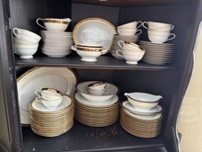 Noritake 5675 Goldkin China 12 Place Settings 93 pieces