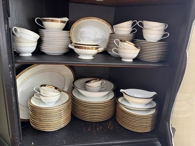 Noritake 5675 Goldkin China 12 Place Settings 93 pieces 