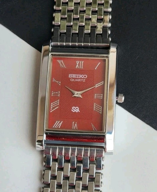 Red Vintage Tank Slim Dial Seiko Wristwatch Style Dress Mens - VintageWatches.PK Red Vintage Tank Slim Dial Seiko Wristwatch Style Dress Mens - vintagewatches.pk