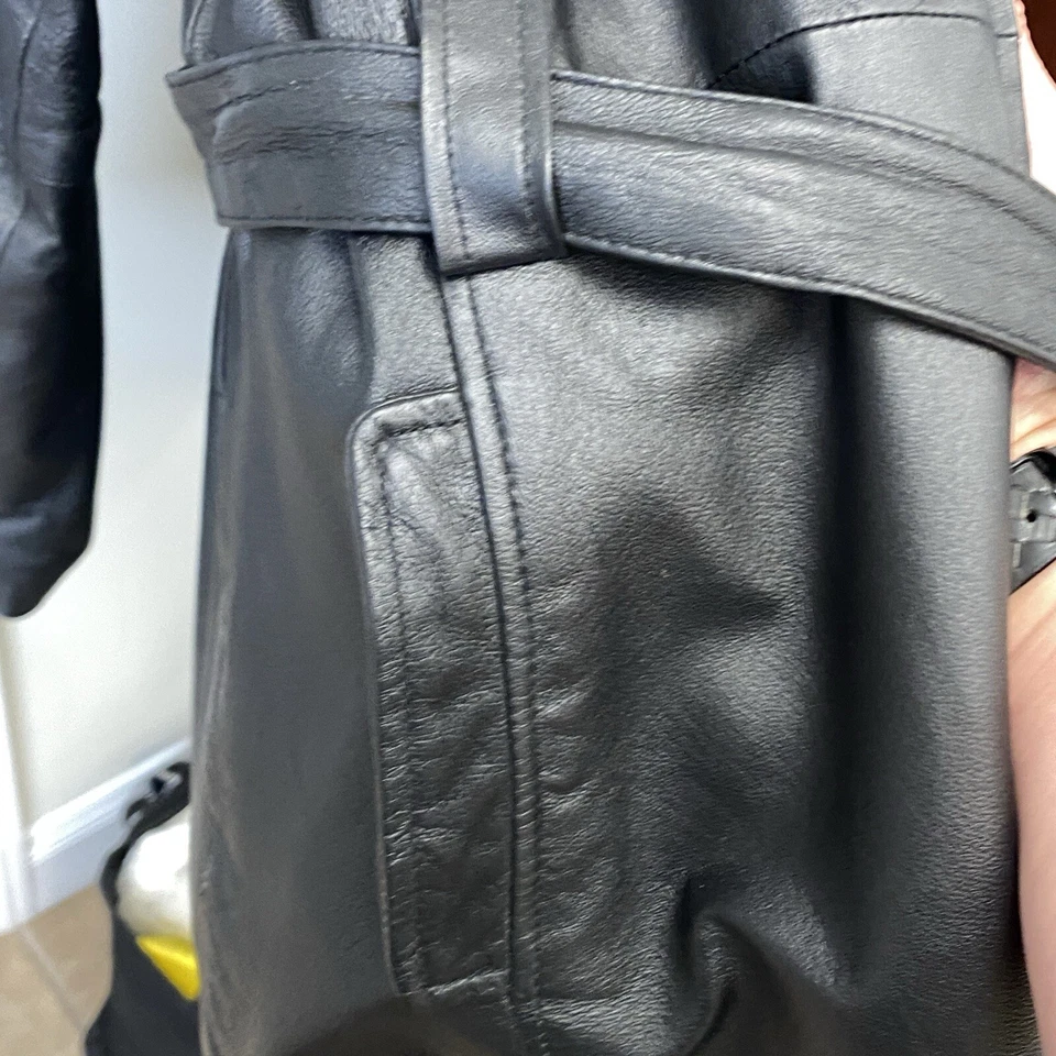 Chaqueta de cuero negra con cuello de visón genuino grande para mujer, hasta la cadera, forrada Foto 4 de 4