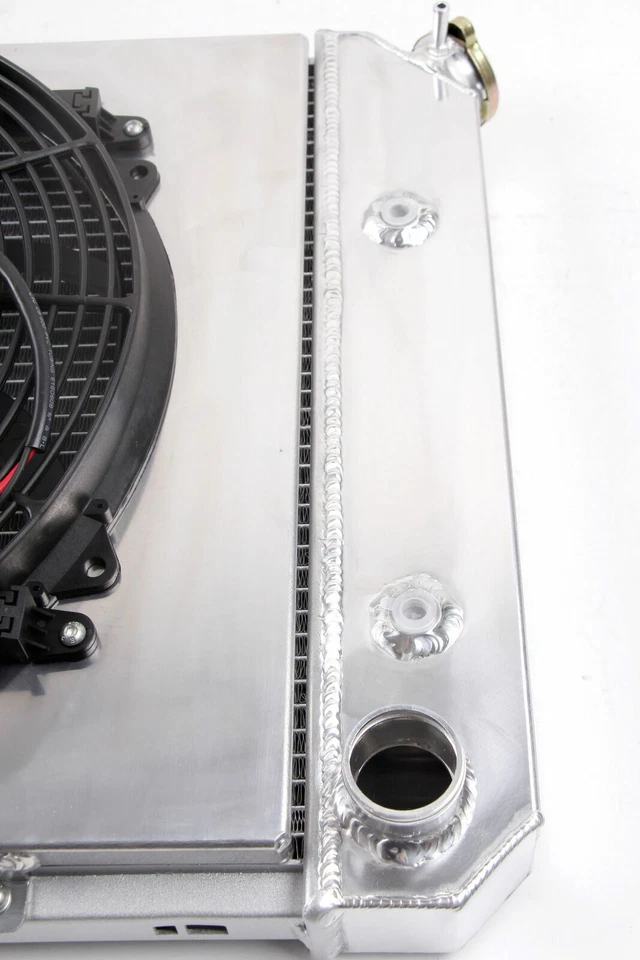 3 Row Alu Radiator&Shroud&Fan For 1990 GMC V3500/V1500 Suburban/V2500 Suburban - Image 4 of 4