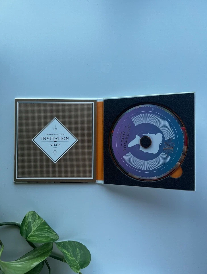 Ailee 1st Mini Album Invitation Autographed Signed CD Photobook Great Promo - Image 3 of 3