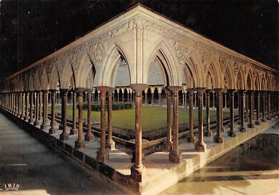 CPM Le Mont St-Michel le cloître