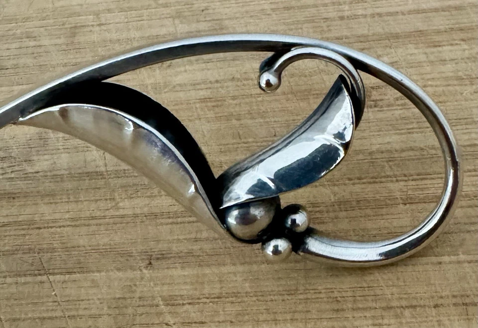 罕见早期乔治·詹森 #141 PEAPOD STERLING 8 1/4 英寸 PIERCED LADLE 1915 - 1927 — 第 2/4 张图片