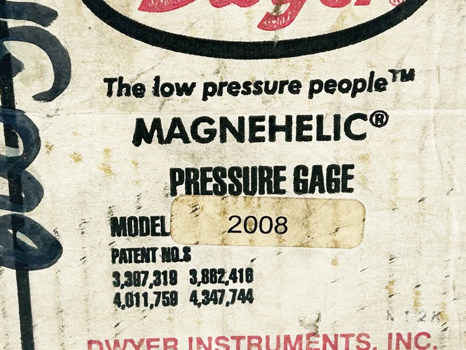 New Dwyer 2008 Magnetic Pressure Gauge 0-8 Inches of Water - Image 2 of 4
