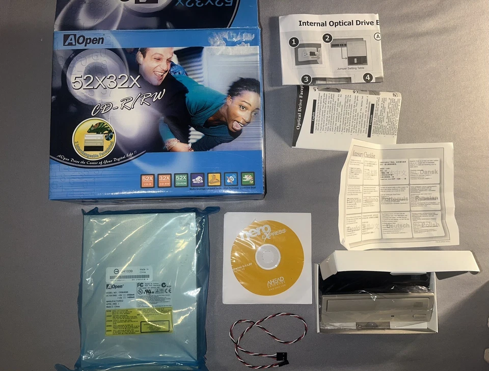 Vintage Aopen CD-R/RW 52x32x Computer Disk Drive New - Image 2 of 4