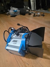 ARRI 650 Plus 650W Fresnel Tunsten Studio Light w/ barn doors TESTED