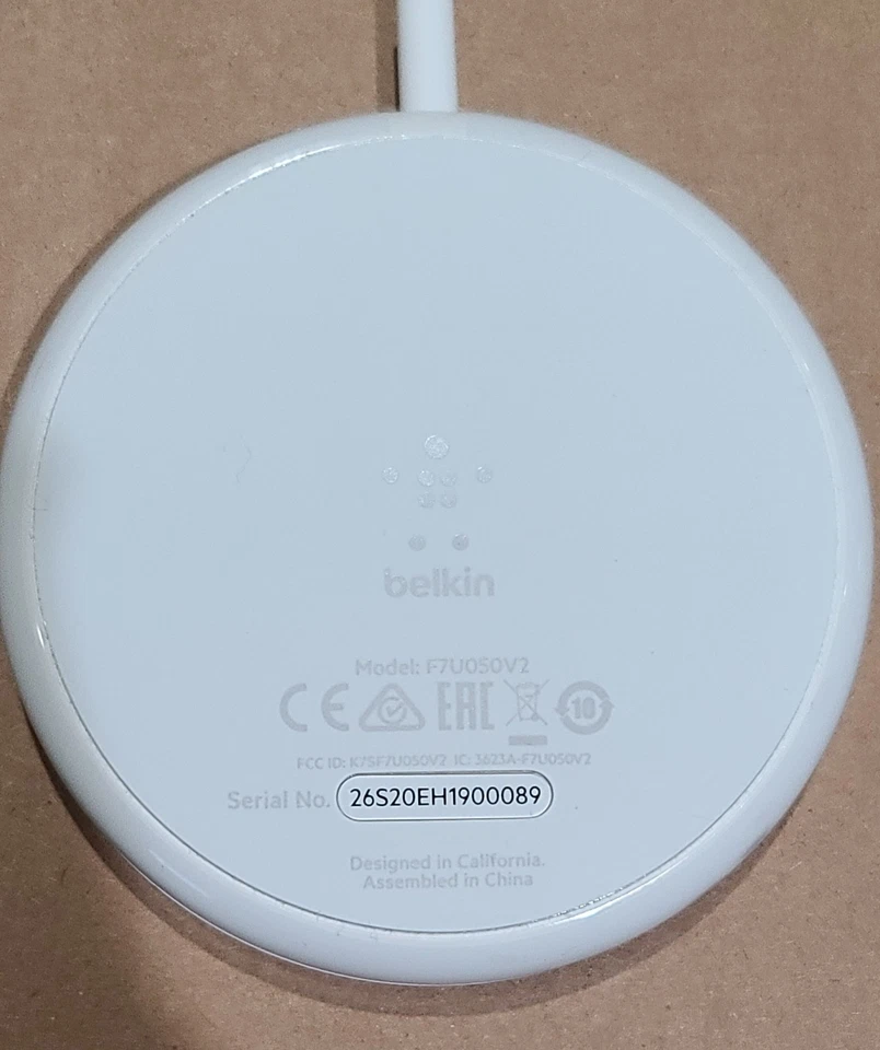 Belkin Boost Up 10W Wireless Charging Pad - White - Image 2 of 2