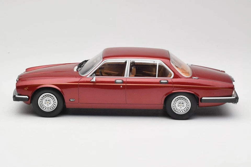 MCG18176 Jaguar XJ Series III Metallic Dark Red MCG 1/18 - Image 3 of 4