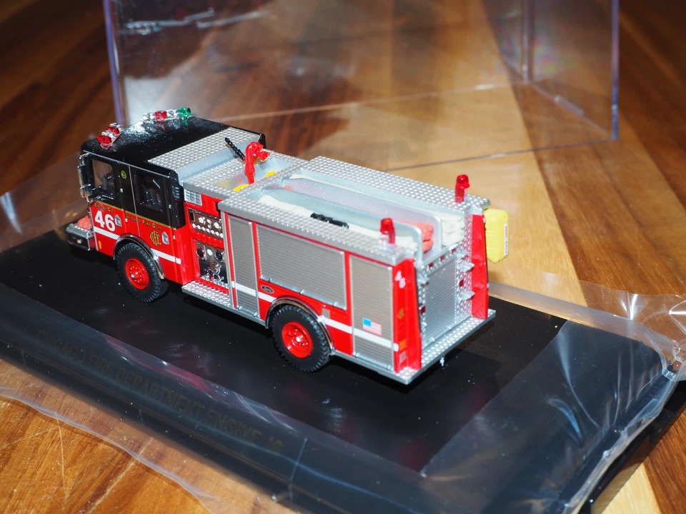 Code 3 CFD 1:64 Limited Edt. Chicago Luverne Pumper Engine Co. 46 - Bild 2 von 4