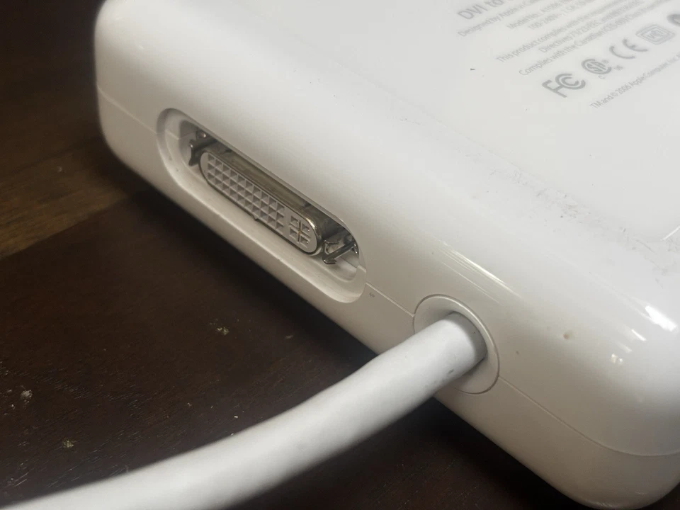 Genuine Apple A1006 DVI to ADC Power Adapter for Studio & Cinema Displays - Image 4 of 4