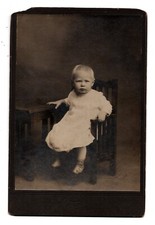C. 1890s CABINET CARD FRITZ CUTE LITTLE GIRL IN WHITE DRESS READING PENNSYLVANIA