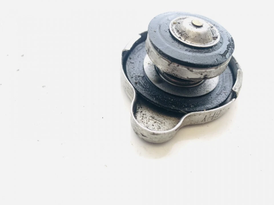 Vauxhall Omega 2002 Engine Coolant Expansion Tank Cap, Radiator Cap, R #1295269-26 - Image 3 of 4