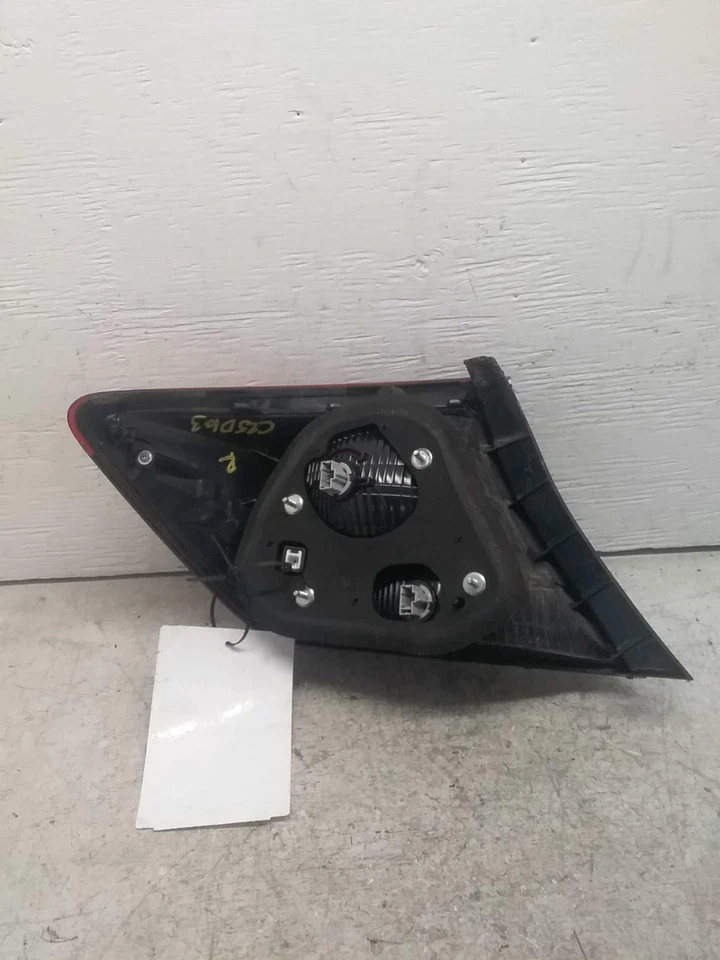Used Right Tail Light Assembly fits: 2014 Honda Civic Sdn 1.8L quarter panel mou Foto 3 de 4