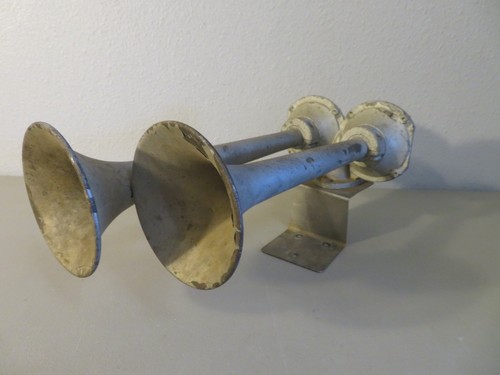 Vintage International Harvester IH Semi Truck Dual Air Horns Tested