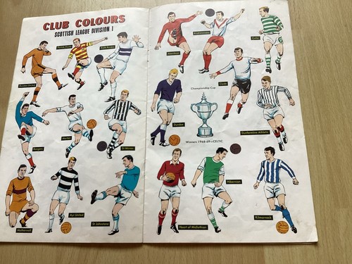 The Hotspur Book Of 'Football Club Colours' - DC Thompson 1969 & Rugby League - Picture 6 of 9
