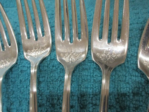 Lot/6 Each Silverplate Gumbo Spoons & Pastry Forks Elegant Unbranded Floral Urn - Picture 7 of 12