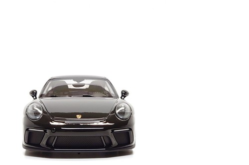 Minichamps 1:18 Porsche 911 GT3 (991.2) in Black - Picture 5 of 13