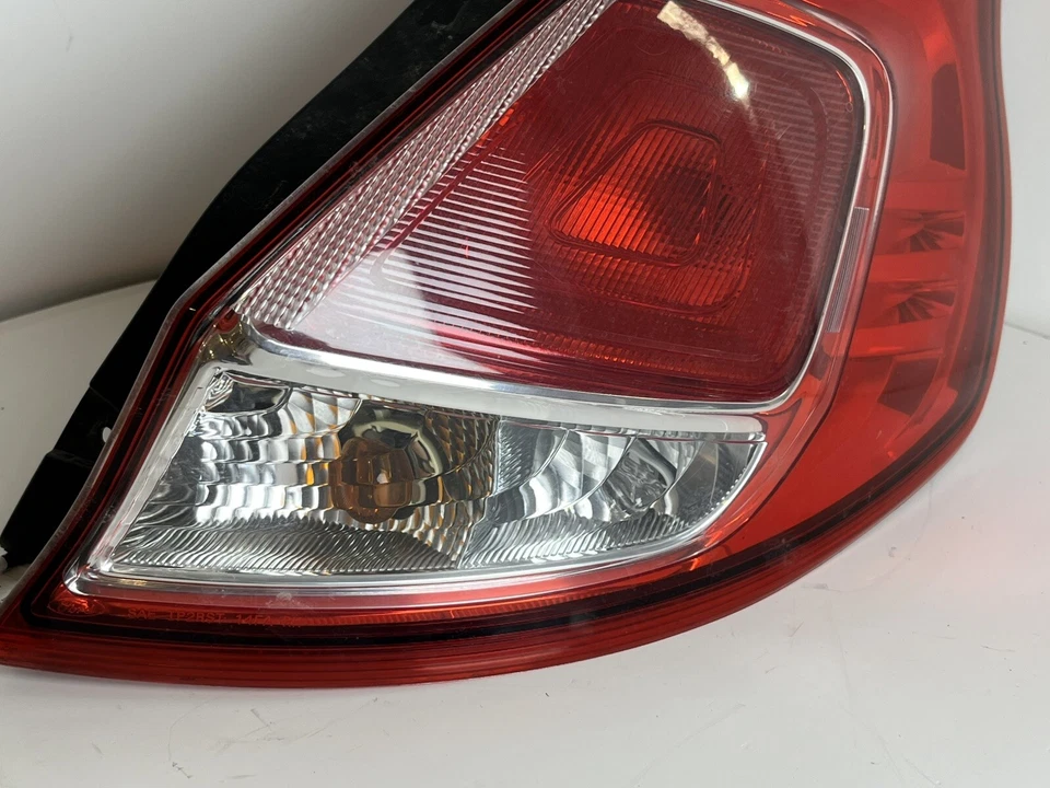 2016 FORD FIESTA RIGHT PASSENGER SIDE RH TAIL LIGHT OEM - Image 2 of 4