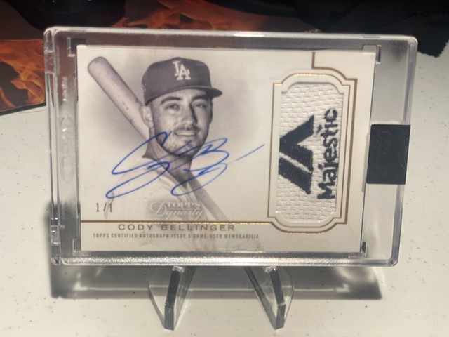 2020 Topps Dynasty Cody Bellinger GAME WORN MAJESTIC TAG Auto 1/1 - Dodgers