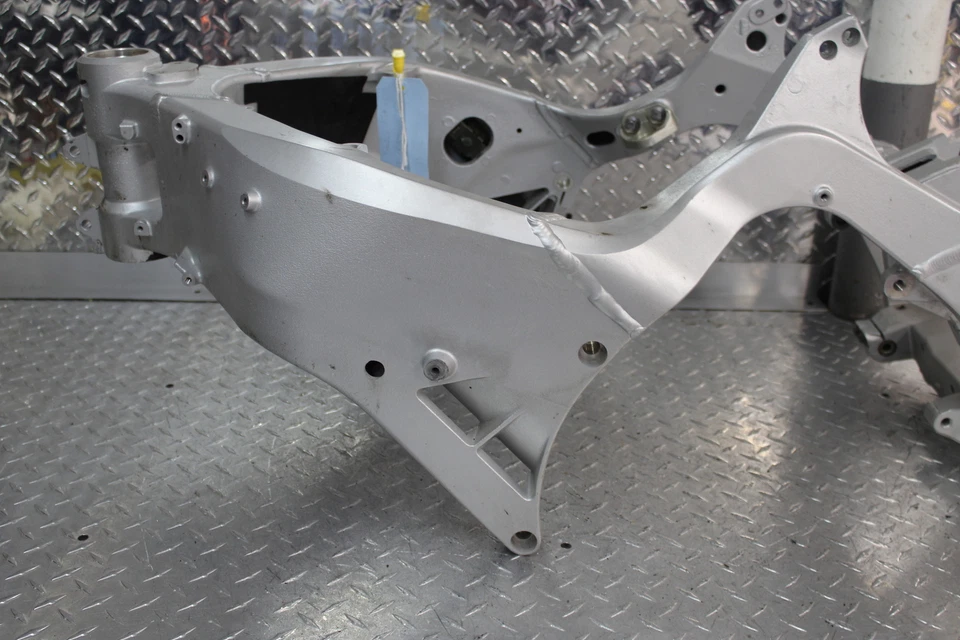 2004 YAMAHA FJR1300 FRAME CHASSIS SLVG (S) - Image 3 of 4