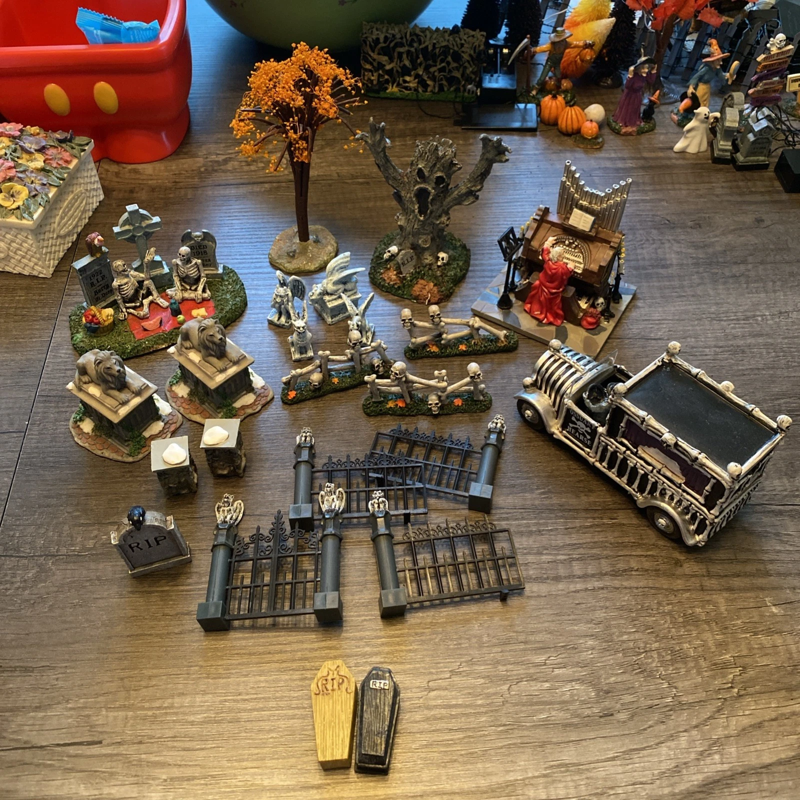 Lemax Hearse Phantom Opera Skeleton Picnic Spooky Town Lot Skull Gargoyle &More
