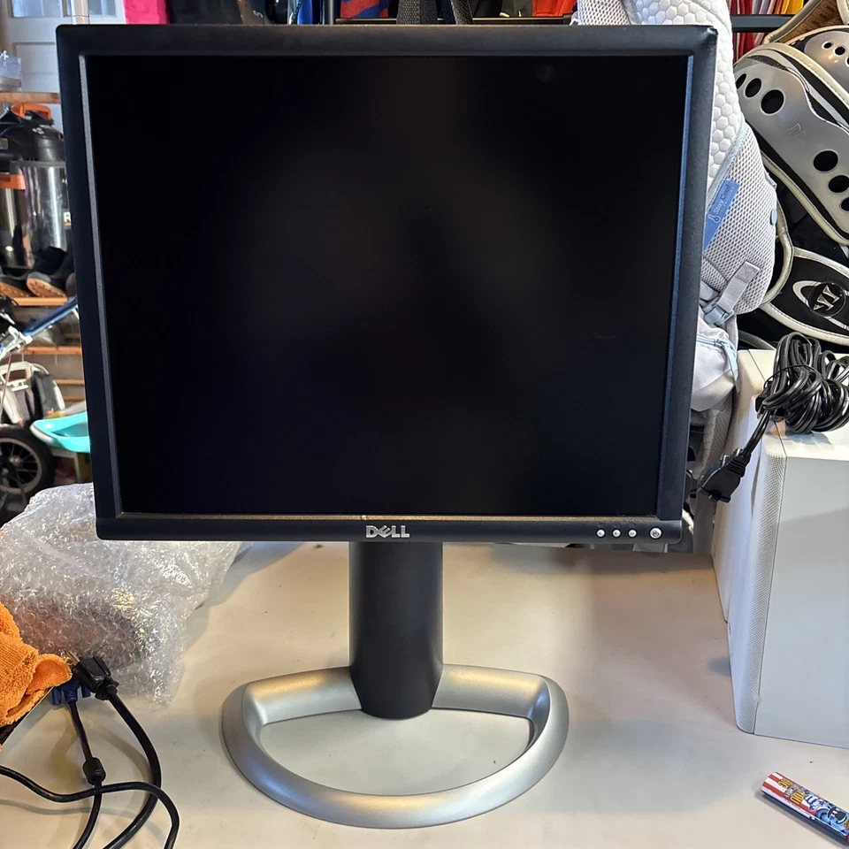 Dell UltraSharp 1901FP LCD monitor - Image 3 of 4