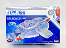 Star Trek USS Defiant NX-74205 Model Kit Snap it Deep Space Nine