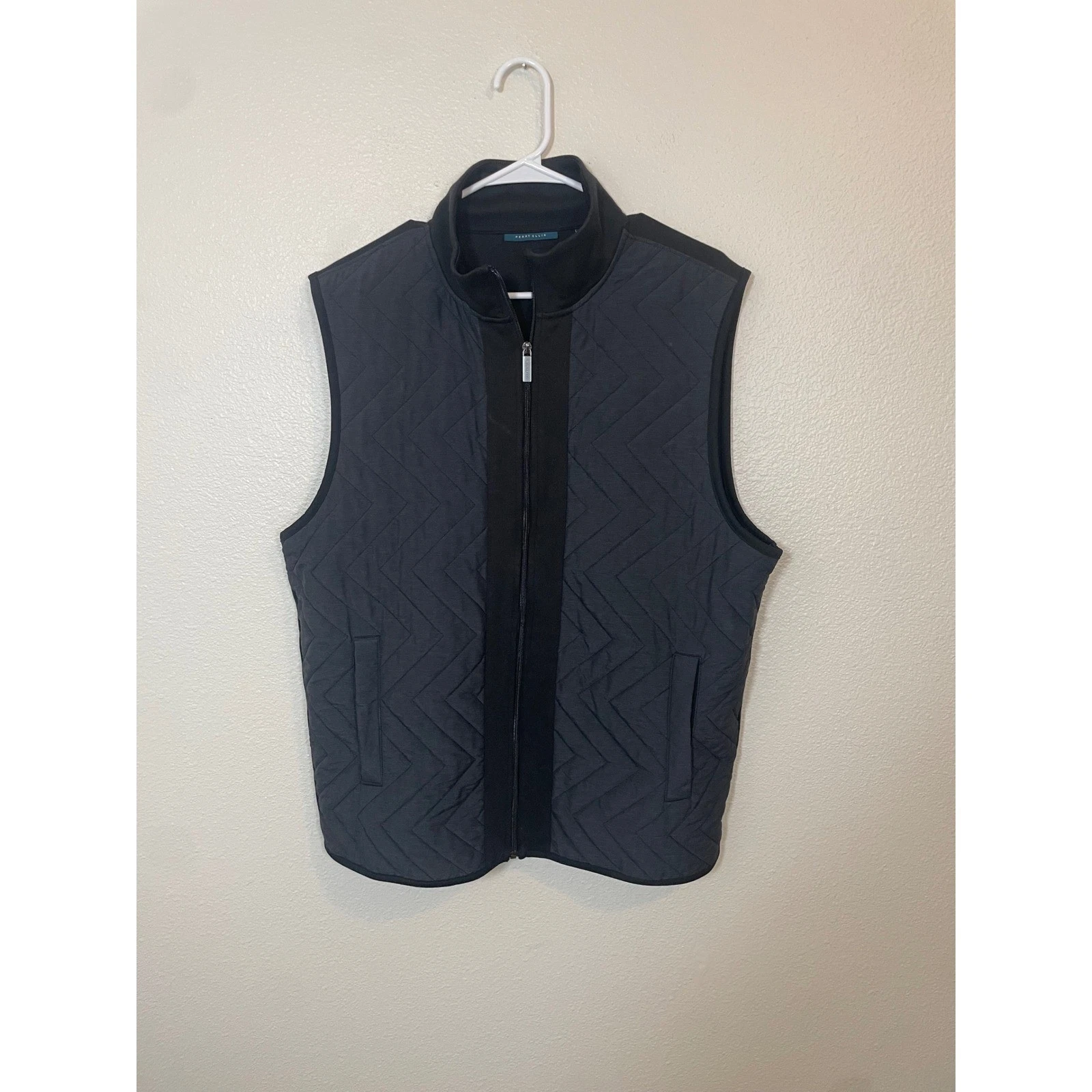 Perry Ellis Quilted Vest Mens XL Black Gray Chevron Full Zip Mock Neck PS46189