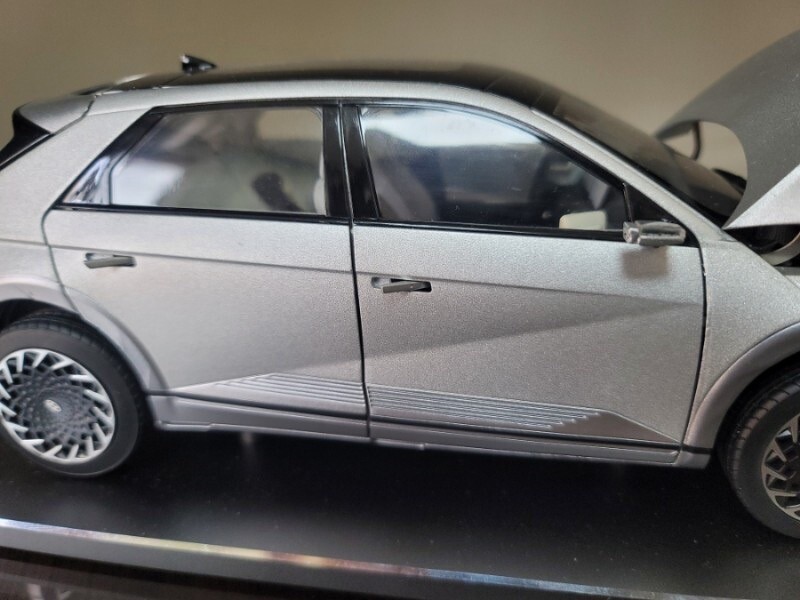 Hyundai IONIQ 5 matte Gold 1:18 Diecast | eBay