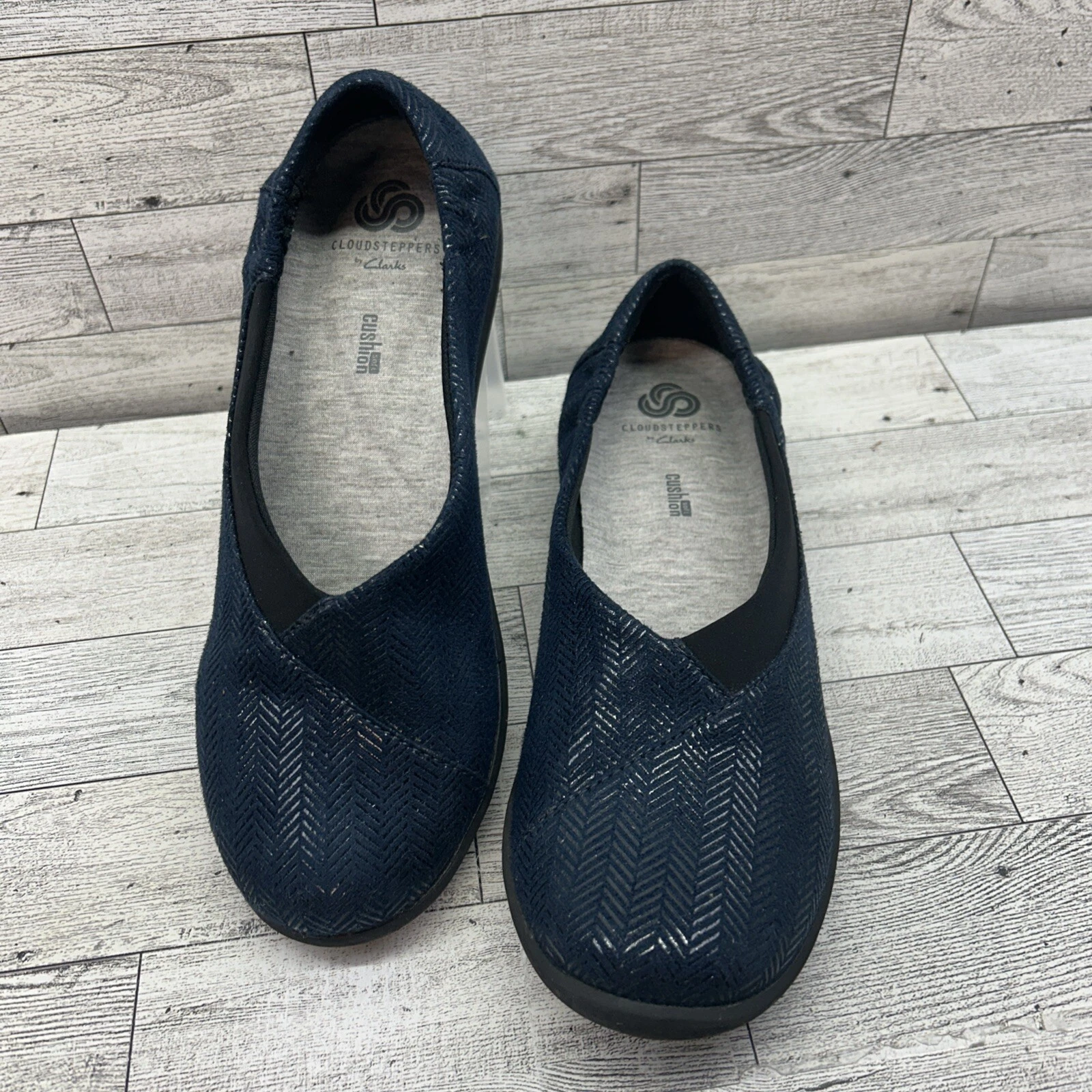 Scarpe basse Clarks Cloudsteppers Sillian Jetay blu slip on comode da donna taglia 7