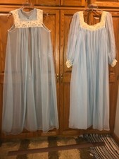 Ladies vtg lt blue accordion pleated nylon 2-piece negligee cover, Evette, SMALL