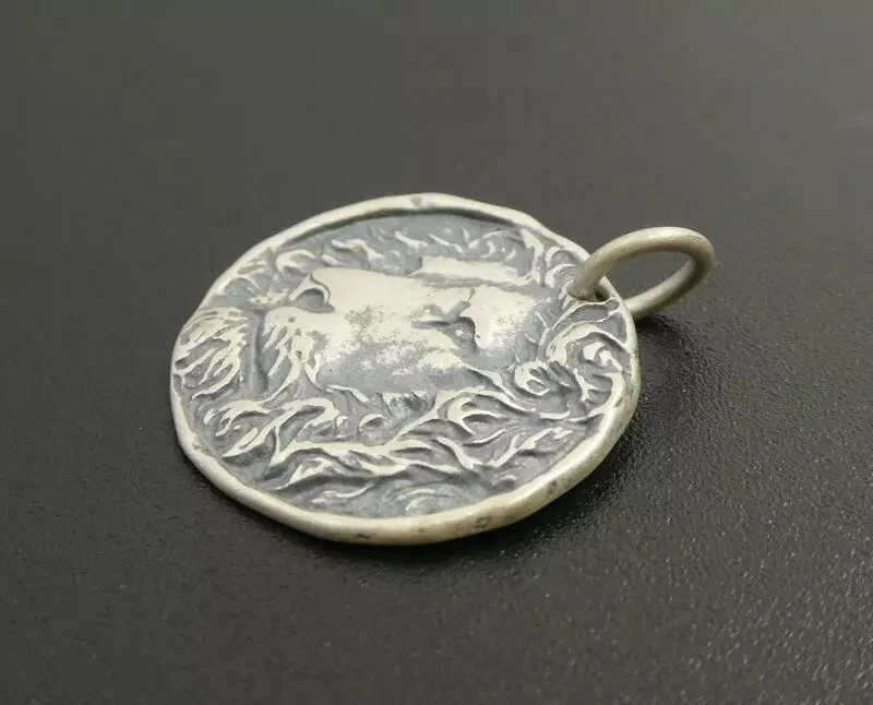 Handmade Unique Antiqued Sterling Silver Lion Head Round Charm Pendant Necklace - Image 3 of 4