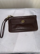 Vintage Coach Mahogany Brown Leather Zip Turnlock Pouch Wristlet Wallet Clutch