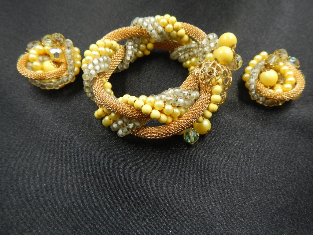 Unsigned Haskell Bracelet and Earrings - pearls, … - image 1
