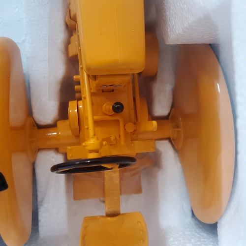 Minneapolis Moline "U" Gas Tractor SpecCast Classic Series 1/16 SCT219 New - Picture 5 of 14